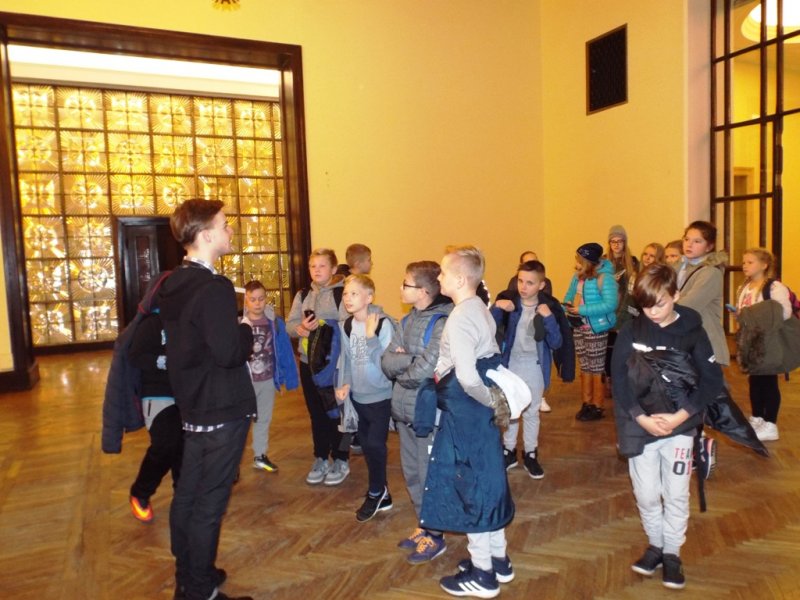 Wycieczka kl 4-6 do PKiN w Warszawie